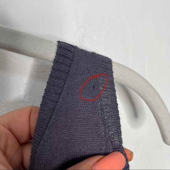 Sita Murt Gray Sleeveless Bamboo / Cotton Knitted v-neck Top - Picture 7 of 9